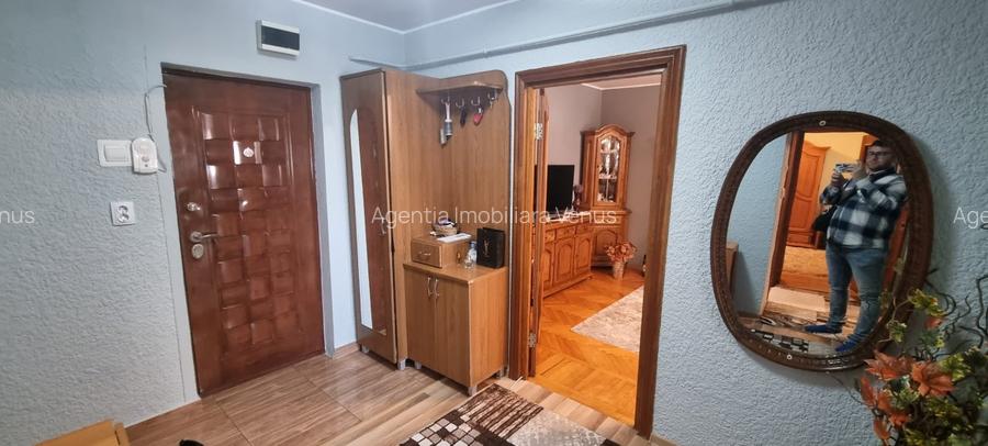 Apartament 3 camere zona centrala - 11