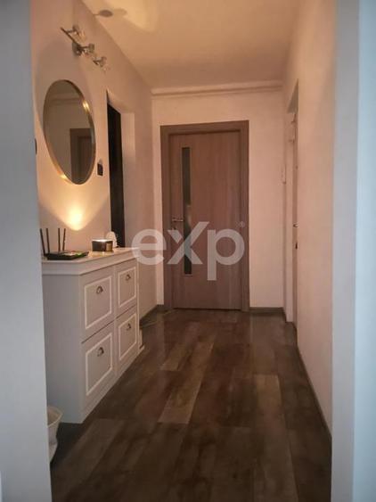 Apartament 3 Camere Decomandat, 80 mp, Etaj 2 - Zona Clubul Sportiv, Târgoviște