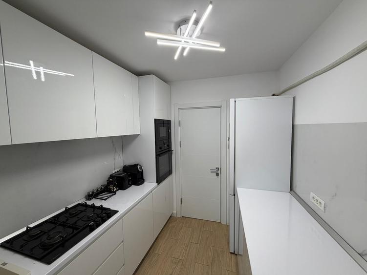 Faleza Nord apartament 3 camere decomandat parter inalt