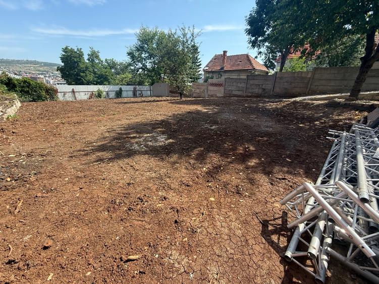 Vând teren ZONA  GRUIA