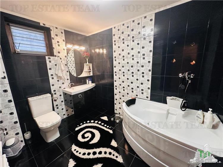 SUPER PROPRIETATE, vila 310 mp construiti, 1000 mp teren PADUREA ROSU