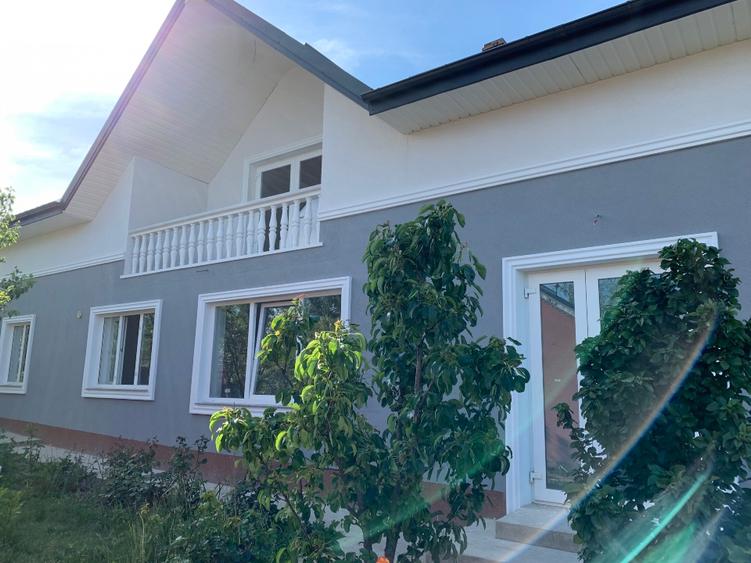 Casa parter plus mansarda cu intrare separata