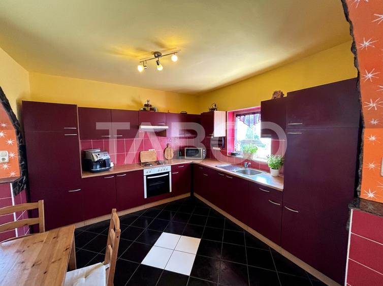 Casa de vanzare individuala cu 950mp teren Saliste zona deosebita