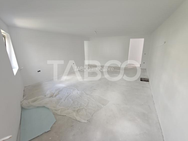 Casa spatioasa - aer curat si priveliste spre munti - teren 1203 mp - 26