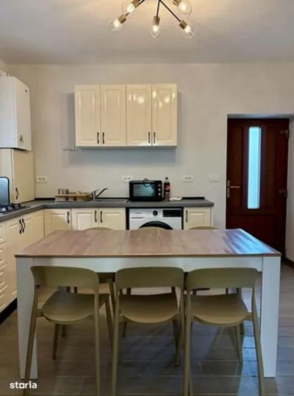 Casă Duplex | 2 Apartamente Separate | Curte, 8 Parcări, Mobilată Nou