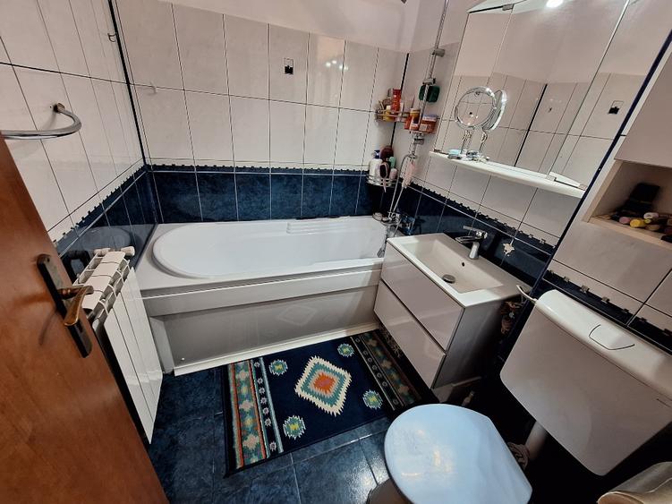 Apartament central,500m pana la mare