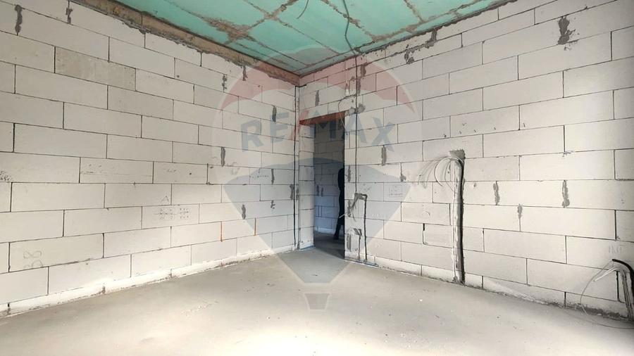 Casă / Vilă cu 5 camere de vânzare în zona Kamsas Constanta
