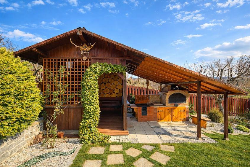 Vilă elegantă, 7 camere, cu sală de fitness și saună — Bucium, Iași