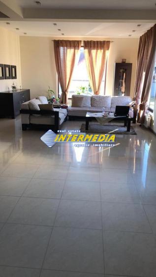 Vila de Vanzare in Alba Iulia CETATE Kaufland 6 camere D+P+E cu 2550 mp. Teren