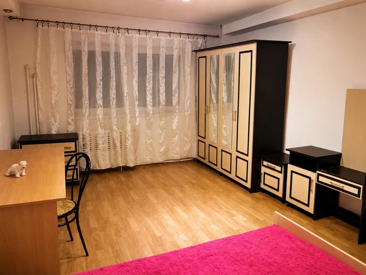Apartament cu 3 dormitoare, Cart. Manastur, 4-5 statii de Centru