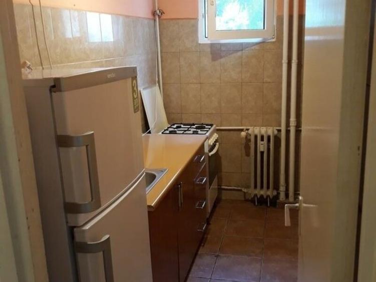 Dristor, garsoniera langa metrou, etaj 1, bloc mixt, utilata, mobilata