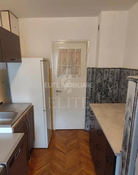 Apartament 3 camere în zona STRAZII RETEZAT - 2