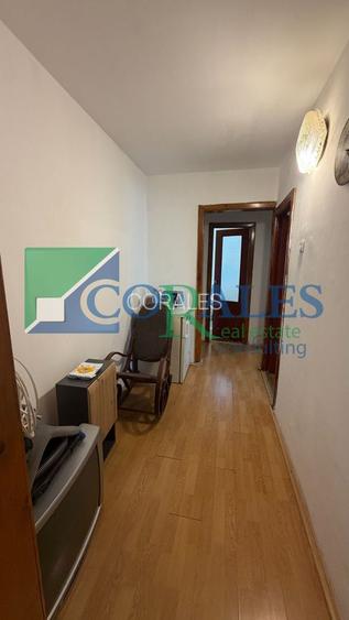 3 camere, centrala proprie, 2 bai, et. 2, bloc anvelopat. Disponibil imediat