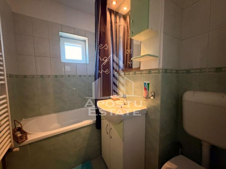 Apartament cu 2 camere de vanzare, centrala proprie, zona Aradului