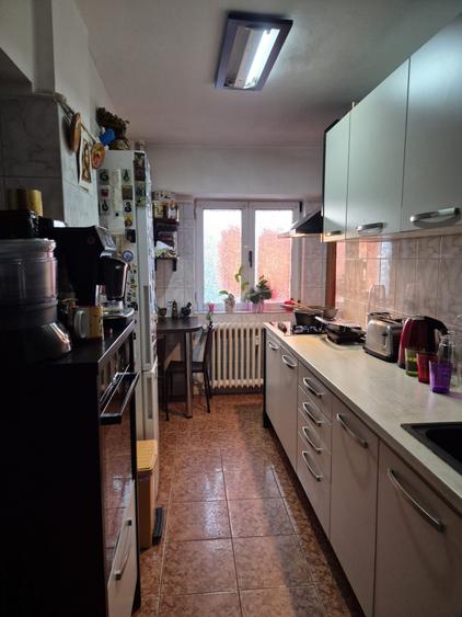 De vanzare apartament 4 camere zona Decebal - Alba Iulia