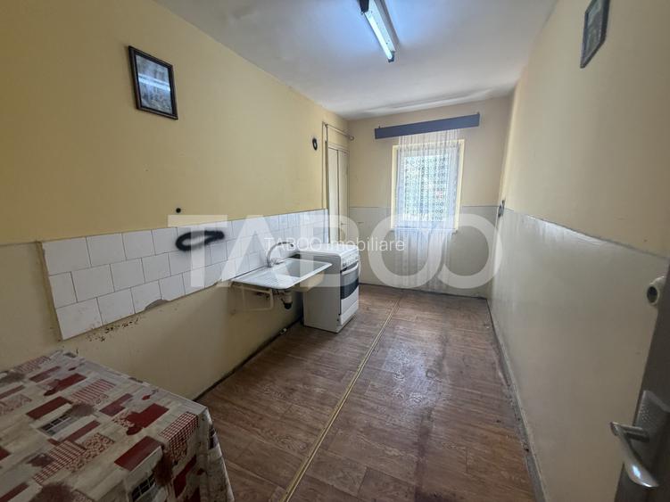 Apartament decomandat 2 camere 50 mp utili etaj 1 Bulevardul Unirii - 6