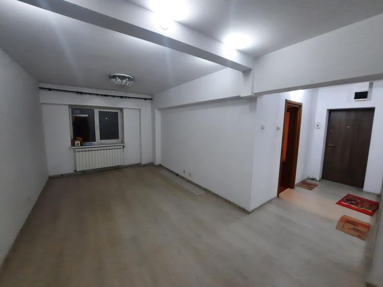 Apt 4 cam, decomandat, 94 mp utili,Traian / BCR / ANAF / Magic Cake - Cod 158644