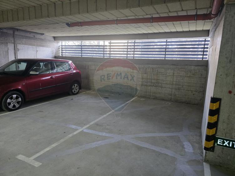 Apartament de lux, cu loc de parcare, langa Universitate