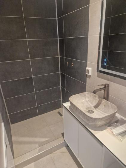 Vând apartament 3 camere, Bulevardul Unirii, etaj 6