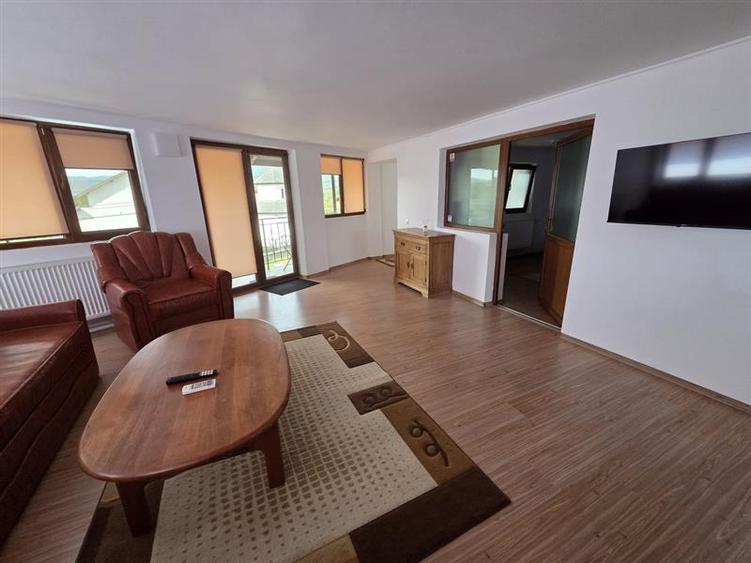 Vila cu 3 apartam., spalatorie, teren 316 mp, Fedelesoiu, Daesti, Rm. Valcea