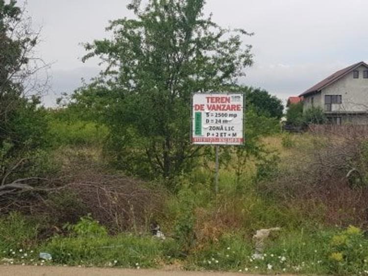 Teren intravilan, str.Lunca Bisericii, in suprafata de 2500 mp/ d = 24 m.