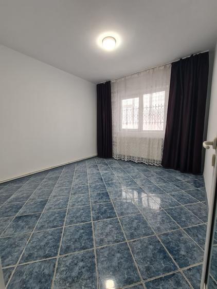 Vanzare apt 3 camere transformat in 2 camere, in Galati, Micro 39A, centrala