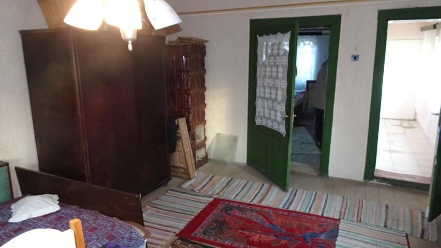 Vand casa curte si gradina in Branisca (la 15 Km de Municipiul Deva),