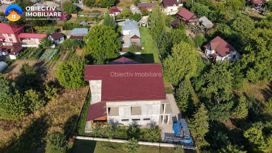Casă P+2E din cărămidă, 549 mp, teren 1.400 mp, construcție 2021, Roznov