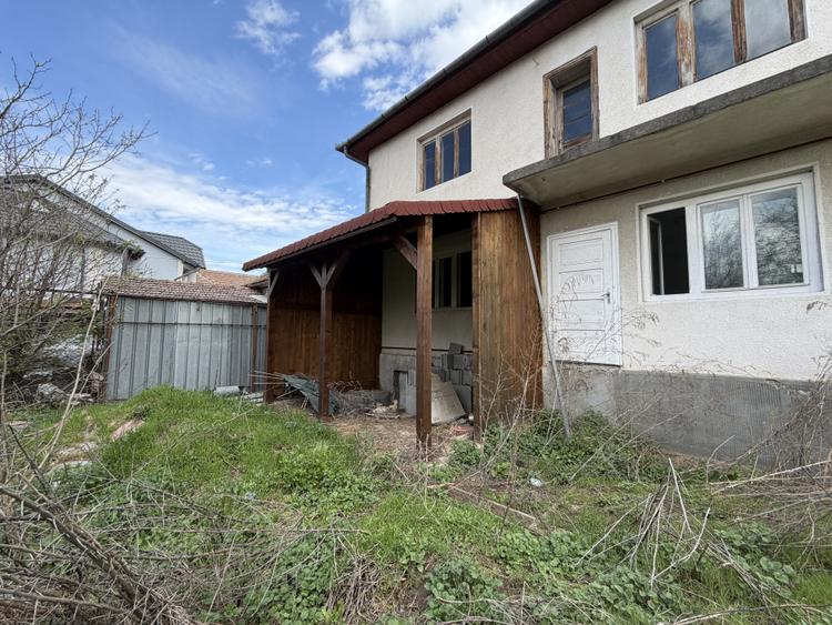 Casa Individuală renovabilă | 4 camere | 2.747 mp teren | Blaj