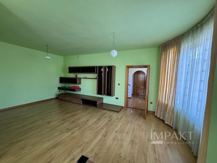 Casă tip duplex, 200 mp, 3 niveluri, 2 locuri de parcare