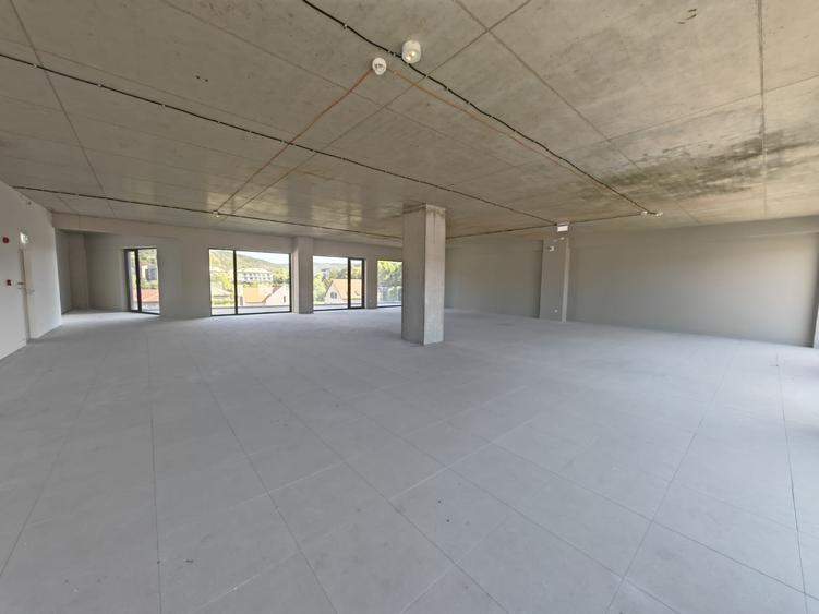 Spatii Comerciale / Birouri - VIA by HEXAGON