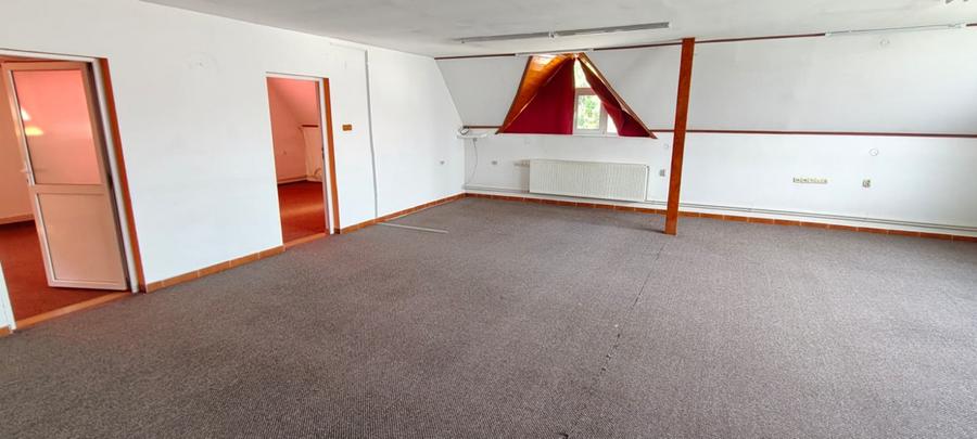 Spatiu comercial la casa cu intrare directa din strada