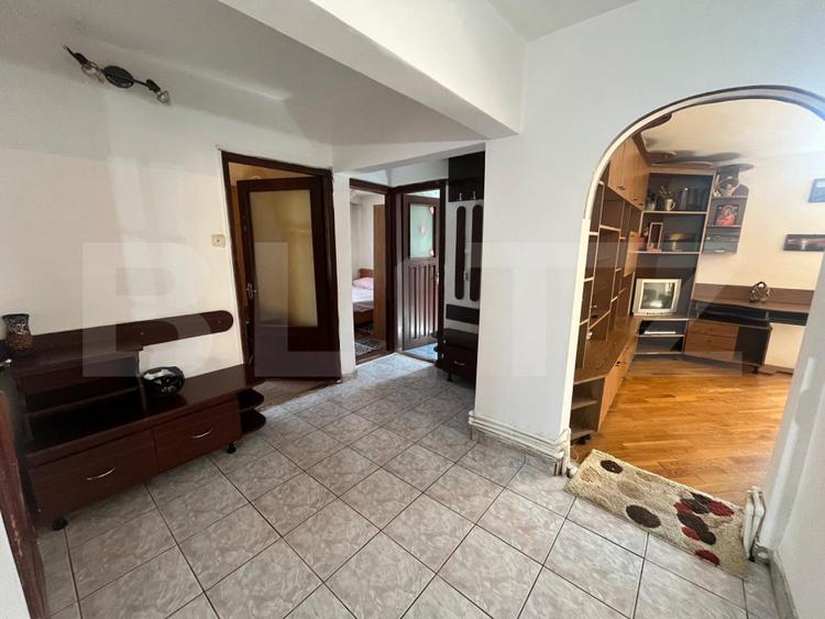 Apartament 3 camere, decomandat, parter, zona Sens Vechi