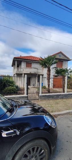 Casa in caramida cu zidarie dubla pe toata circonferenta e planse in caramida