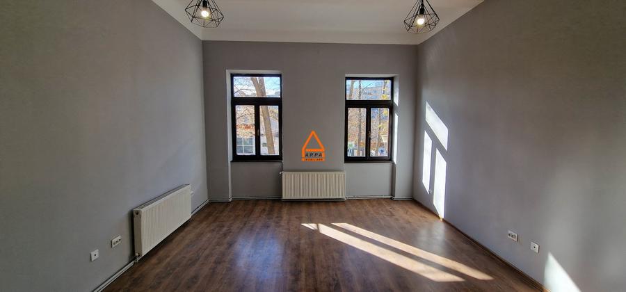 Spatiu comercial - Birouri - 12 mp - 80 mp - str. Cuza Voda , Centru