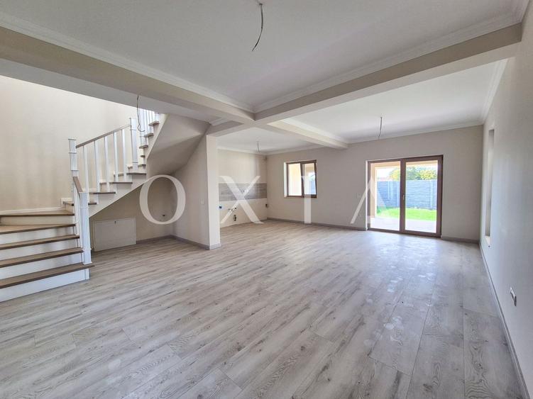 AX929 Giroc, Finisaje Premium, 1/2 Duplex Unit Prin Garaj