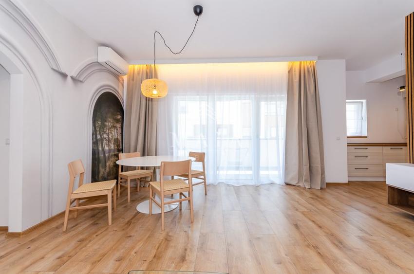 Apartament 3 camere, vizavi de Parcul Sub Arini, cu boxa si parcare subterana