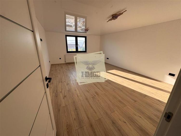 Casa cu 4 camere si 3 bai pretabila birouri in Sura  Mare