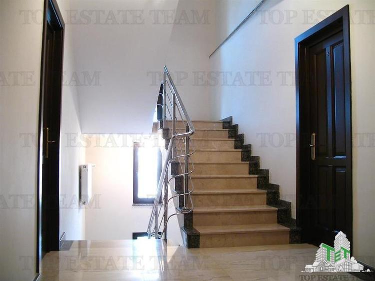 Vila 9 camere cu teren in Predeal
