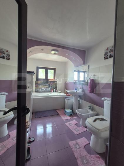 Casa de vanzare, 240 mp, zona Vanatori - 10