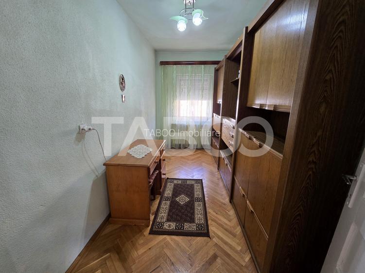 Casa individuala de vanzare cu teren 237 mp garaj in zona Lupeni Sibiu - 5