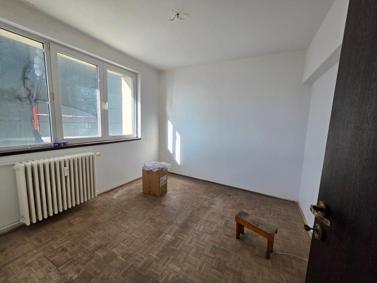 Apartament cu 3 camere de vanzare in zona Grivita - metrou Basarab 1 min.