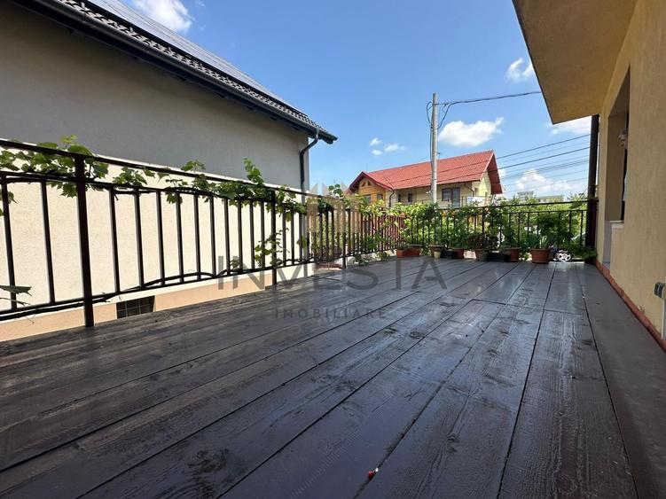 Apartament 3 camere cu terasa de 24 de metri in vila, zona Buna Ziua!