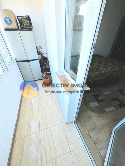 Apartament 2 camere – Zonǎ Centrală,etaj 3