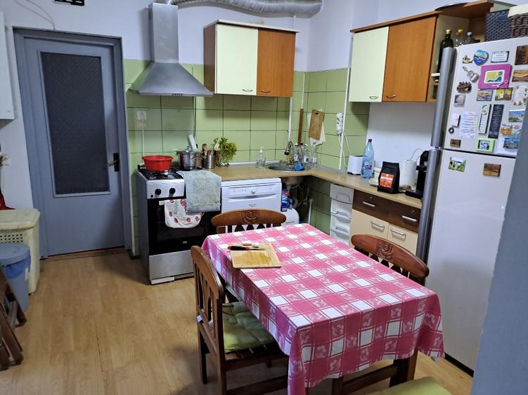 Inchiriere garsoniera la curte