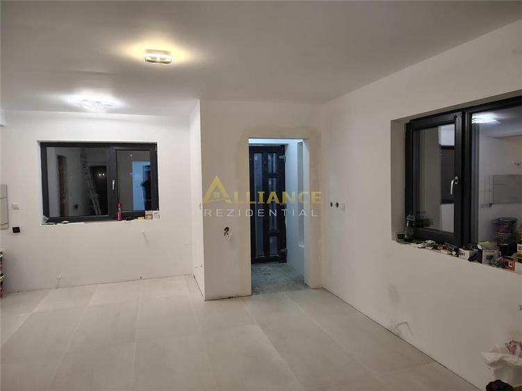 < Casa individuala parter >3 camere 2 bai teren 250mp