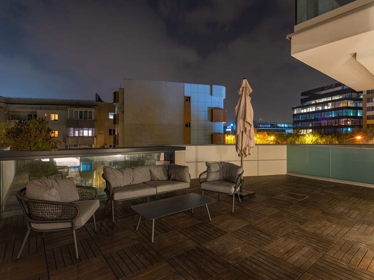 Apartament cu terasă 45mp in One Herăstrău Towers,parcare inclusă