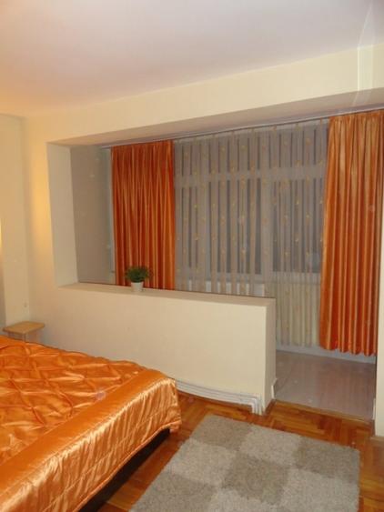 De inchiriat ( vanzare)2 camere zona INDEPENDENTEI Hristo Botev mobilat