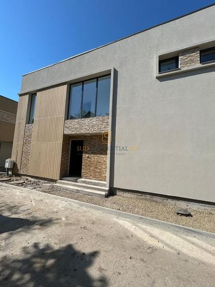 Vila moderna tip duplex, 4 camere, ansamblu privat cu piscina