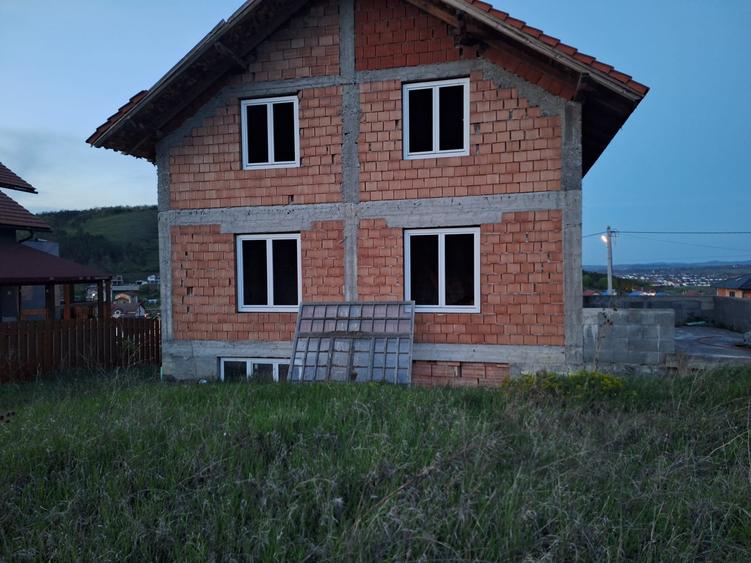 Casa de vanzare Campenesti,suprafata utila 200mp,teren 1000mp.